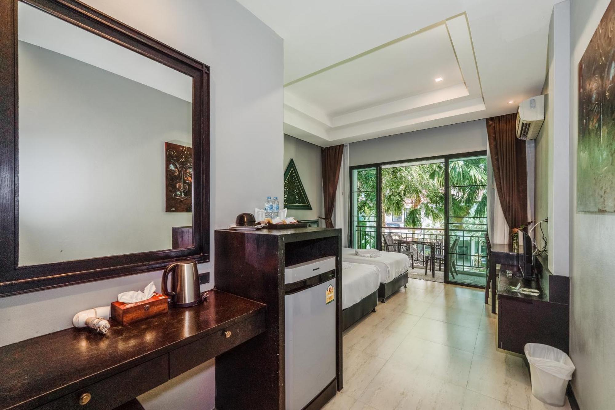 Coco Paradiso Phuket Sha Екстериор снимка